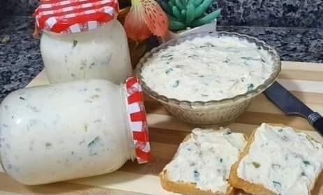 patê de azeitona com queijo